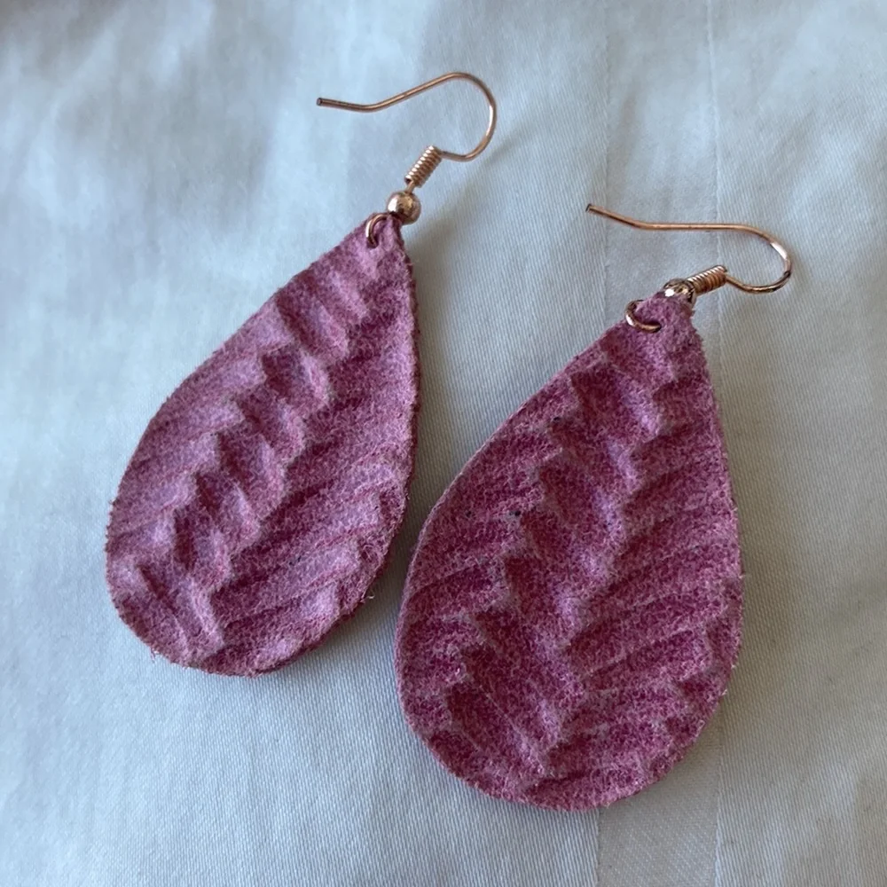 ** Pink leather earrings